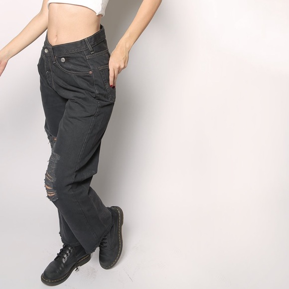 reworked Levi’s boyfriend jeans with overlapping front - Picture 2 of 10